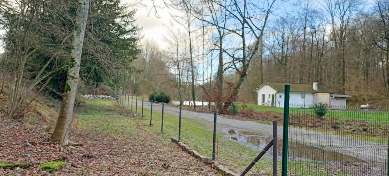 Deux Etangs Poissonneux Au Milieu Des Bois Avec Gite Moderne, La Halte Des Deux Lacs Rosée Exterior foto